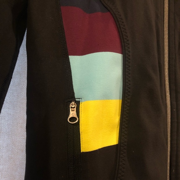 LULULEMON full zip jacket Size 4Color: Black - Picture 3 of 5